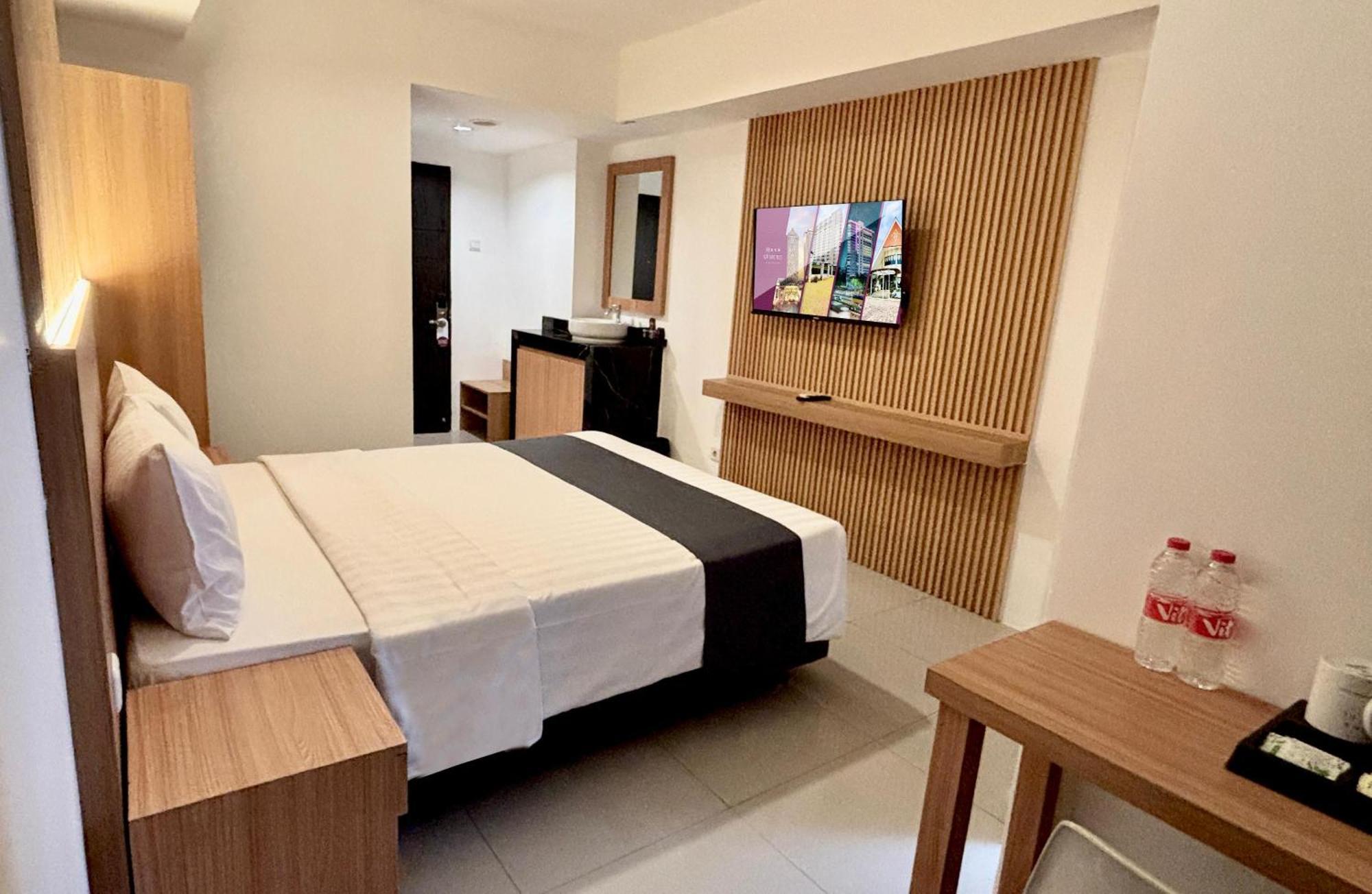 Nemuru Hotel Ciputat Pondokcabe Hilir Εξωτερικό φωτογραφία